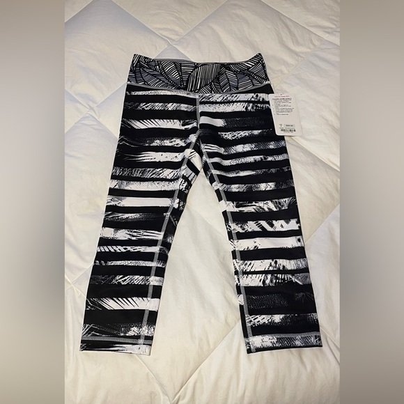 NWT Lululemon Wunder Under Crop II Full on Luon Palms Black White Leggings 6 - Picture 1 of 8